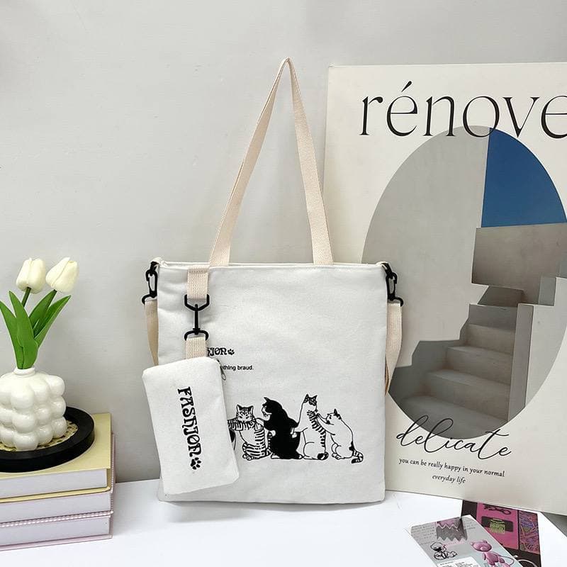 purseD white tote bag