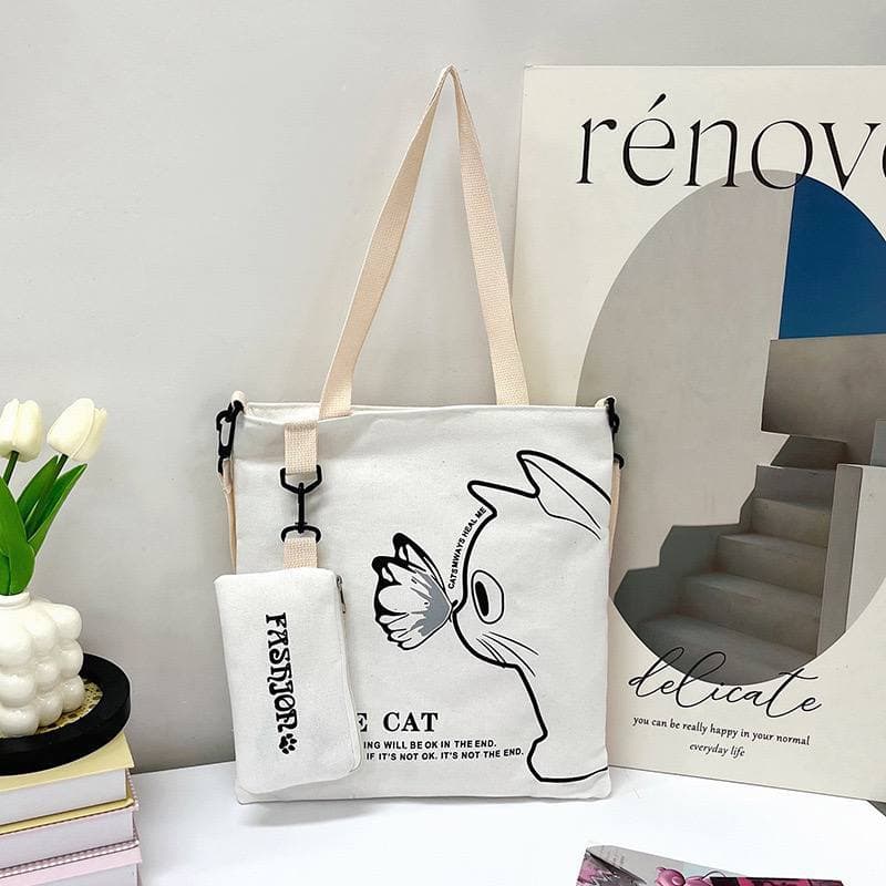 purseB white tote bag