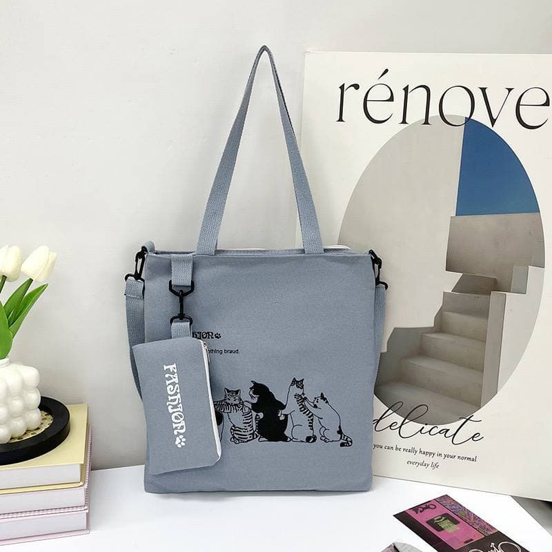 purseD blue tote bag